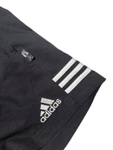 Lade das Bild in den Galerie-Viewer, Adidas Real Madrid Shorts - M

