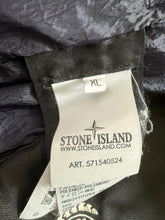 Lade das Bild in den Galerie-Viewer, Stone Island Daunenjacke - M
