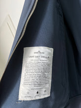 Lade das Bild in den Galerie-Viewer, Stone Island Softshell Jacke - XXL

