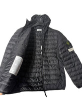 Lade das Bild in den Galerie-Viewer, Stone Island Steppjacke
