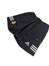 Lade das Bild in den Galerie-Viewer, Adidas Real Madrid Shorts - M
