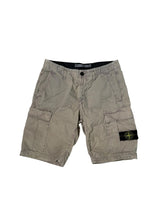 Lade das Bild in den Galerie-Viewer, Stone Island Cargo Shorts - W32
