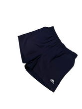 Lade das Bild in den Galerie-Viewer, Adidas Shorts - M
