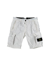 Lade das Bild in den Galerie-Viewer, Stone Island Cargo Shorts - W30
