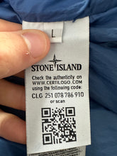 Lade das Bild in den Galerie-Viewer, Stone Island Garment Dyed Daunenjacke
