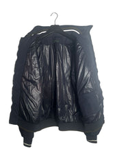 Lade das Bild in den Galerie-Viewer, Fred Perry Jacke - XL
