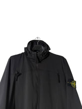 Lade das Bild in den Galerie-Viewer, Stone Island Softshell Jacke - XXL
