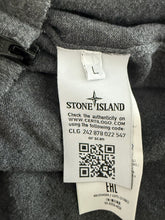 Lade das Bild in den Galerie-Viewer, Stone Island Sweatshirt Jacke - L
