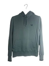 Lade das Bild in den Galerie-Viewer, Fred Perry Hoodie - M
