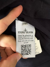 Lade das Bild in den Galerie-Viewer, Stone Island Polo - L
