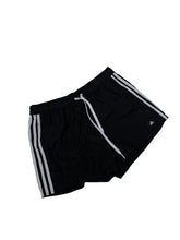 Lade das Bild in den Galerie-Viewer, Adidas Shorts - M
