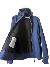 Lade das Bild in den Galerie-Viewer, Stone Island Softshell Jacke - XL
