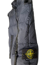 Lade das Bild in den Galerie-Viewer, Stone Island Daunenweste - L
