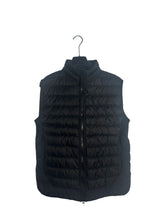 Lade das Bild in den Galerie-Viewer, Stone Island Weste - L
