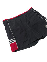 Lade das Bild in den Galerie-Viewer, Adidas Shorts - XXL
