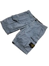 Lade das Bild in den Galerie-Viewer, Stone Island Cargo Shorts - W34
