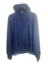Lade das Bild in den Galerie-Viewer, Fred Perry Jacke - L
