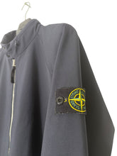 Lade das Bild in den Galerie-Viewer, Stone Island Softshell Jacke - XXL
