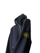 Lade das Bild in den Galerie-Viewer, Stone Island Light Softshell Jacke - L
