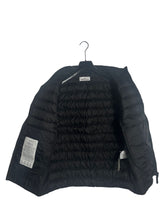 Lade das Bild in den Galerie-Viewer, Stone Island Weste - L
