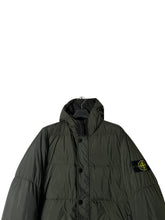 Lade das Bild in den Galerie-Viewer, Stone Island Daunenjacke - L

