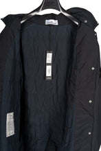 Lade das Bild in den Galerie-Viewer, Stone Island Light Compact Touch Poly-TC Mantel - L
