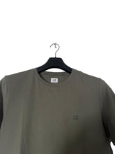 Lade das Bild in den Galerie-Viewer, CP Company T-Shirt - M
