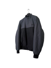 Lade das Bild in den Galerie-Viewer, Fred Perry Jacke - L
