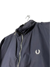 Lade das Bild in den Galerie-Viewer, Fred Perry Jacke - XL
