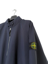 Lade das Bild in den Galerie-Viewer, Stone Island Softshell Jacke - XXL
