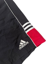 Lade das Bild in den Galerie-Viewer, Adidas Shorts - XXL
