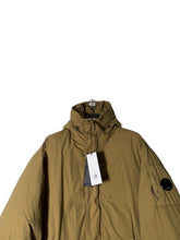 Lade das Bild in den Galerie-Viewer, CP Company Wintermantel - XL
