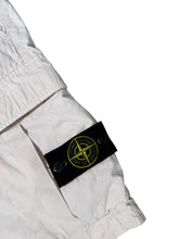 Lade das Bild in den Galerie-Viewer, Stone Island Cargo Shorts - W34
