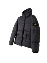 Lade das Bild in den Galerie-Viewer, Stone Island Daunenjacke - L
