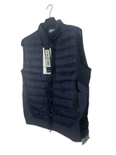 Lade das Bild in den Galerie-Viewer, Stone Island Weste - L
