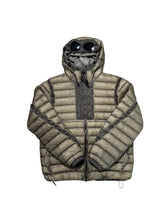Lade das Bild in den Galerie-Viewer, CP Company Steppjacke - M
