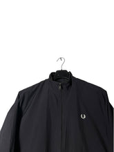 Lade das Bild in den Galerie-Viewer, Fred Perry Jacke - M
