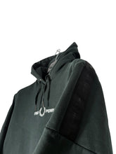 Lade das Bild in den Galerie-Viewer, Fred Perry Hoodie - M
