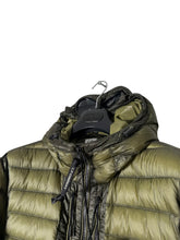 Lade das Bild in den Galerie-Viewer, CP Company Steppjacke - M
