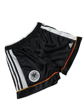 Lade das Bild in den Galerie-Viewer, Adidas Vintage Deutschland Shorts - M
