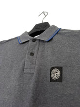 Lade das Bild in den Galerie-Viewer, Stone Island Polo - M
