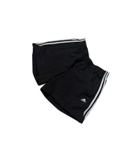 Lade das Bild in den Galerie-Viewer, Adidas Shorts - L
