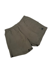 Lade das Bild in den Galerie-Viewer, Adidas Shorts
