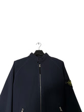 Lade das Bild in den Galerie-Viewer, Stone Island Softshell Jacke - L
