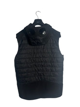 Lade das Bild in den Galerie-Viewer, CP Company Weste - L
