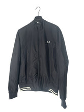 Lade das Bild in den Galerie-Viewer, Fred Perry Jacke - L
