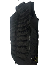 Lade das Bild in den Galerie-Viewer, Stone Island Weste - L
