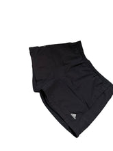 Lade das Bild in den Galerie-Viewer, Adidas Shorts
