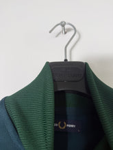 Lade das Bild in den Galerie-Viewer, Fred Perry Trainingsjacke - L
