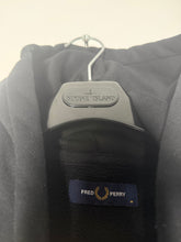 Lade das Bild in den Galerie-Viewer, Fred Perry Hoodie - M
